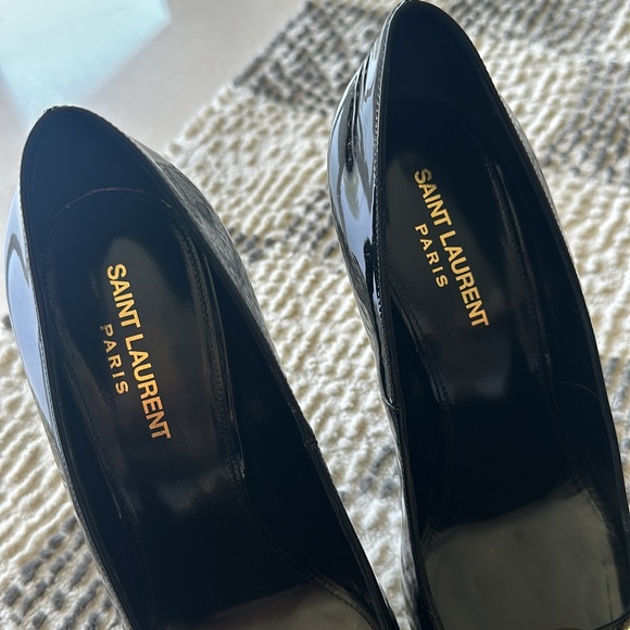 Saint Laurent pumps with gold accent - Picture 7 of 7